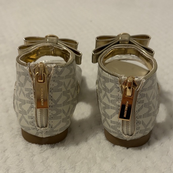 Michael Kors Baby Tilly DAHNIA Sandals, Size 5, Color Vanilla - Picture 2 of 8